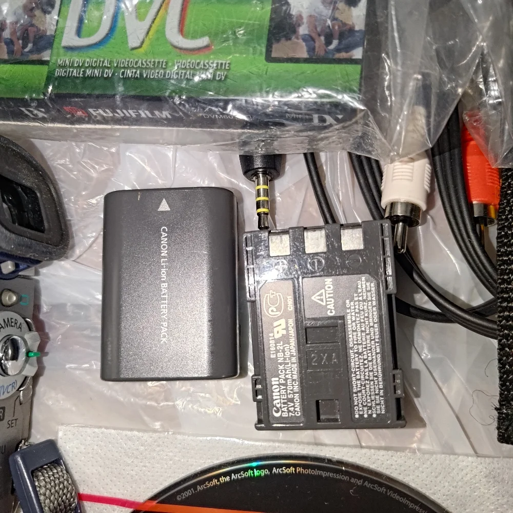 Canon Elura 40 MC Mini DV Video Camcorder + Extra Tested Working